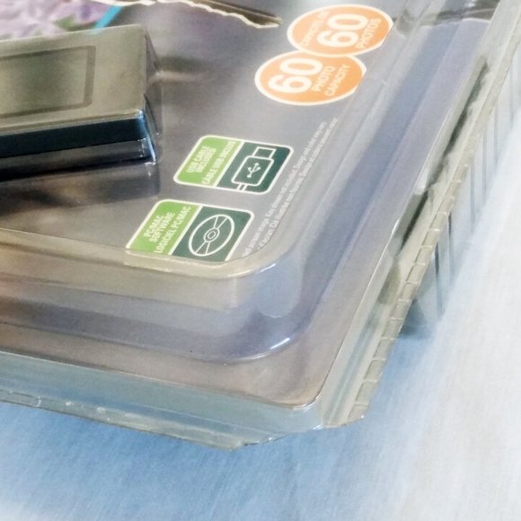 Shift3 Digital Photo Album with Keychain Digital Keychain-Grey-60 Pic. Capacity - Picture 11 of 14